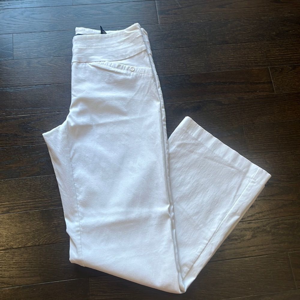 Very comfortable to wear, casual white summer pants. - Picture 6 of 16